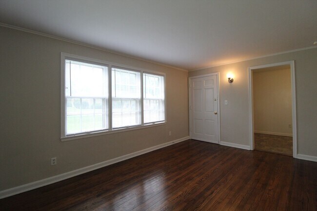 Foto del edificio - 1 Bedroom 1 Bath Duplex in Navy Hill Area ...