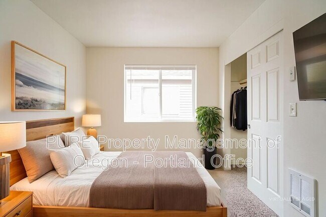 Building Photo - 141 NE 147th Ave