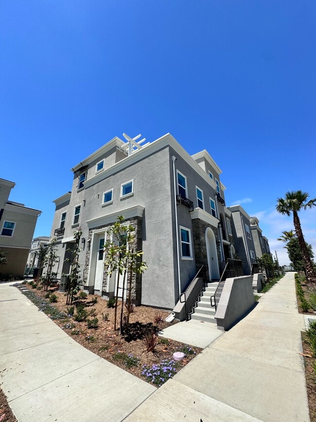 Building Photo - 719 Winchester Dr