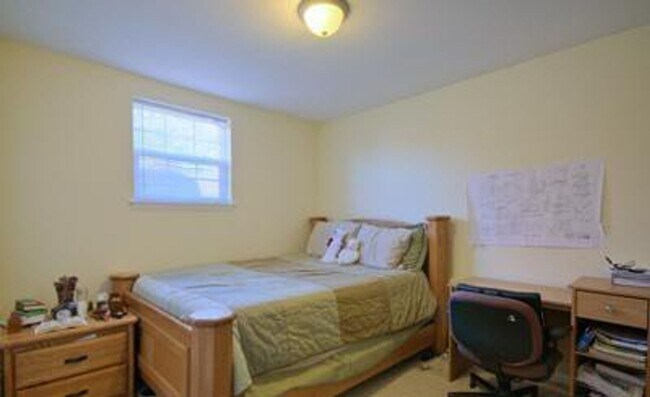 Foto del edificio - Updated Apartment Near Downtown – Prime Lo...