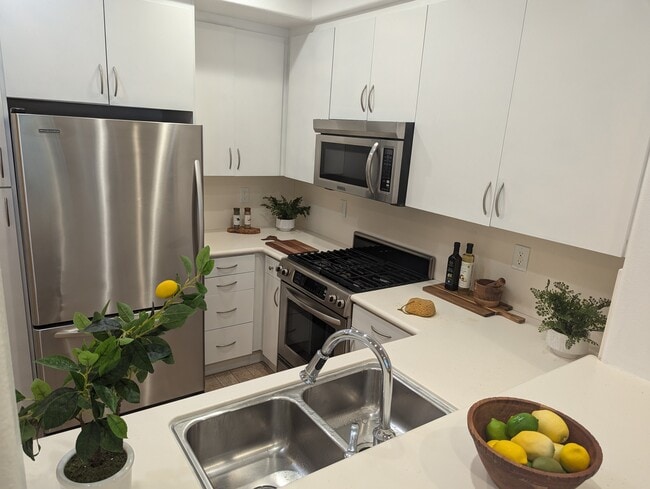 Foto del edificio - 7100 Playa Vista Dr