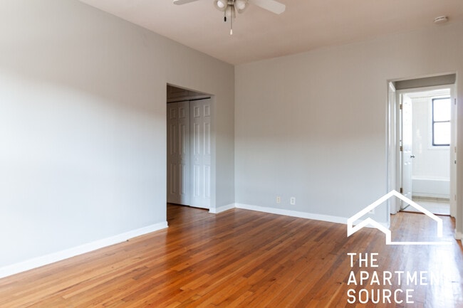 Foto del edificio - 744 W Addison St