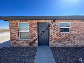 Building Photo - 1501 W Llano Estacado Blvd