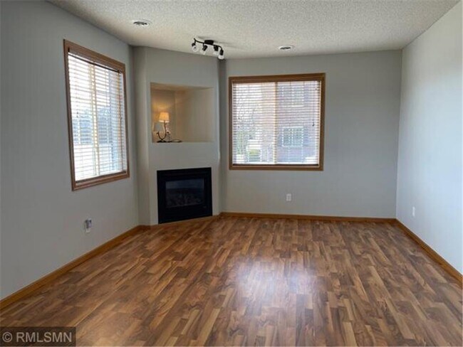 Building Photo - 17115 Monroe Dr NW