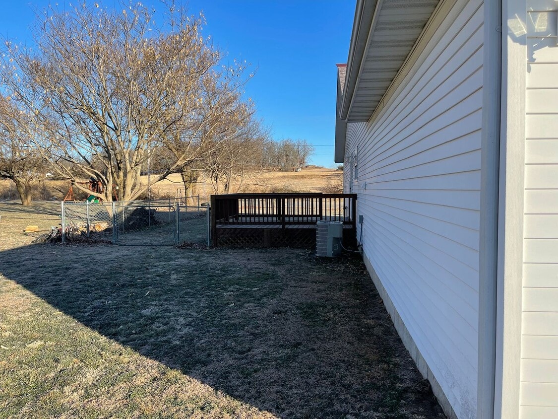 601 Woody Dr, Lebanon, MO 65536 House Rental in Lebanon, MO