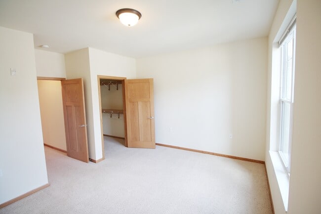 Building Photo - Aspen Hill