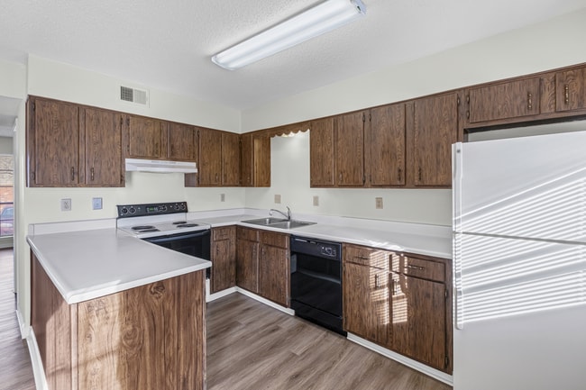 Foto del edificio - Fairfax Manor Townhomes