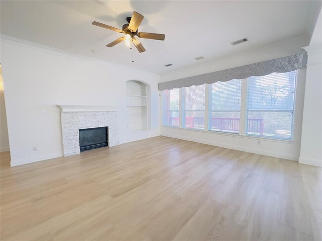 Building Photo - 621 S Lynnwood Trail