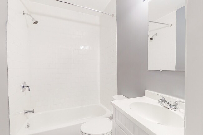 Building Photo - 507 N Paca St