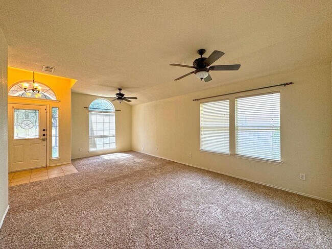 Foto del edificio - Great Single-Family Home For Lease *Leasin...