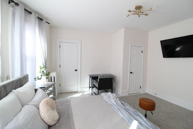 Foto del edificio - 800 Monroe Ave