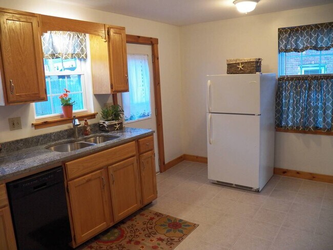 Foto del edificio - 648 Kearsarge Way