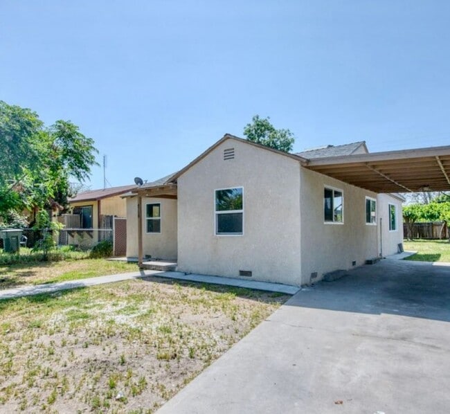 Building Photo - Single Family Home