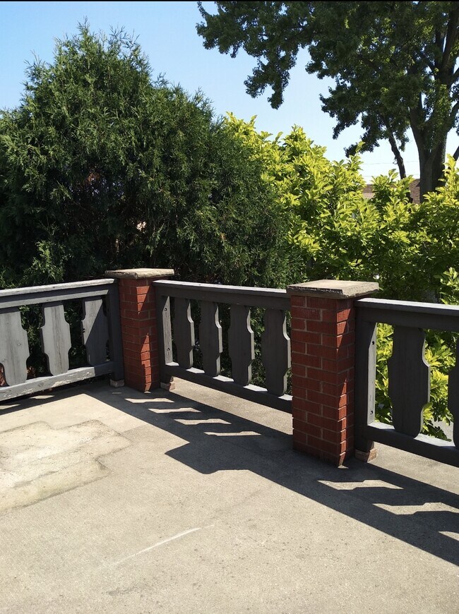Photo du bâtiment - 1341 Moy Av