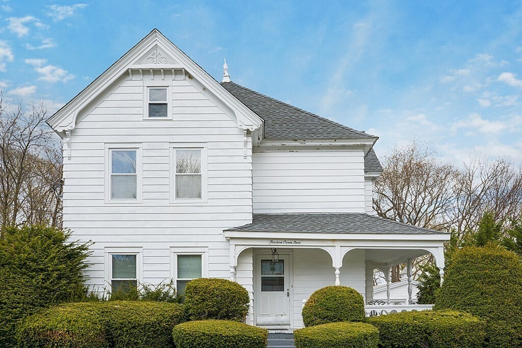 14 Crown St Unit 2, Leominster, MA 01453 Room for Rent in Leominster