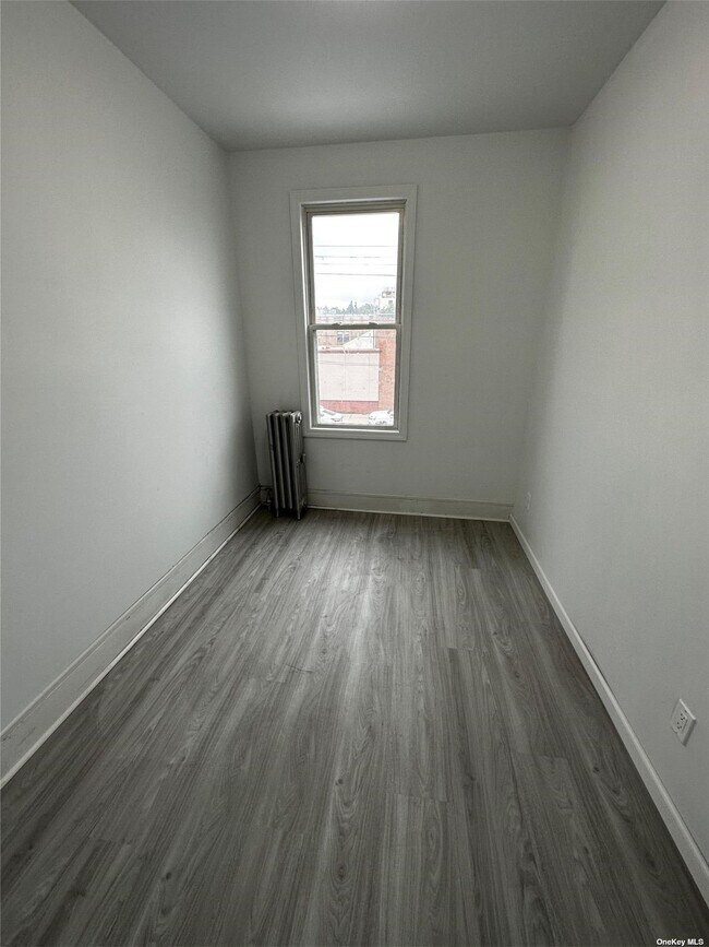 Foto del edificio - 162-23 77th Rd