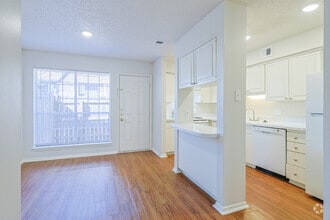 Interior Photo - Towne Oaks