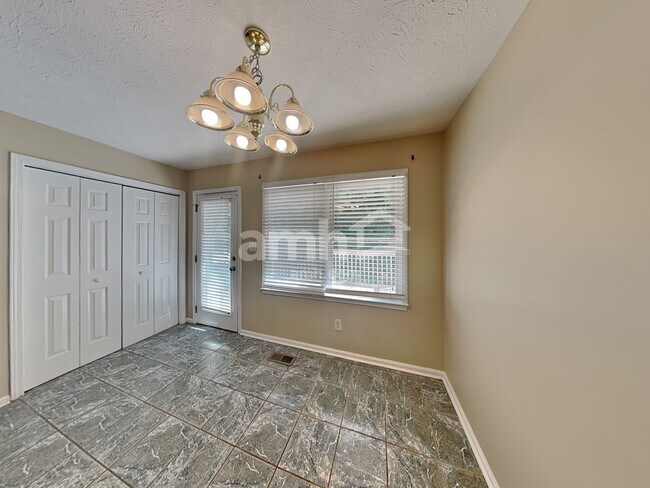 Building Photo - 76 Yellowstone Ln