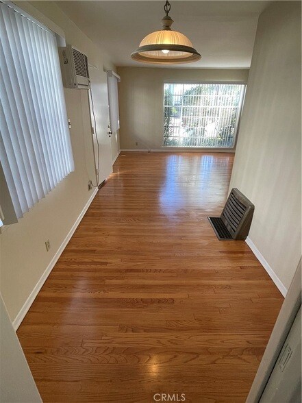 Foto del edificio - 823 La Cadena Ave