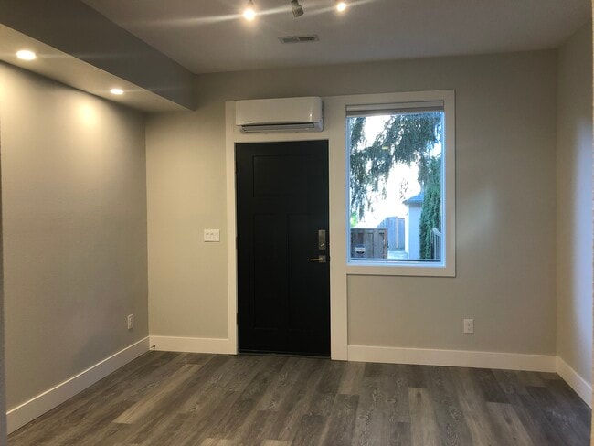 Building Photo - 10406 SW 46th Pl