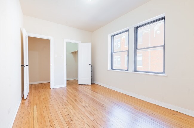 Building Photo - 5248 S Drexel Ave