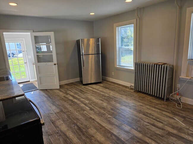 Foto del edificio - 2215 N Main St