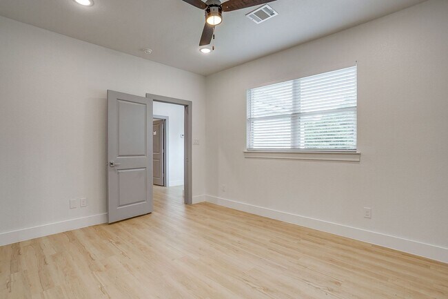 Foto del edificio - 3817 Winfield Ave