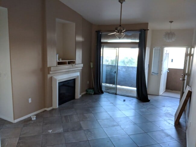 Foto del edificio - 3504 Desert Cliff St