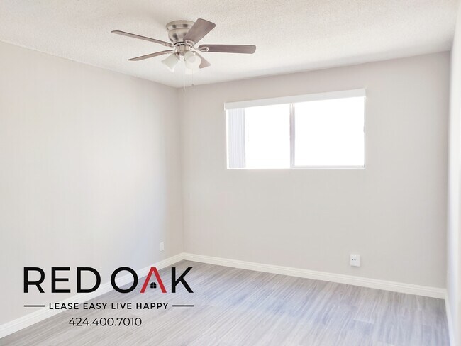 Foto del edificio - Incredible Two Bedroom with A/C, In-Unit S...