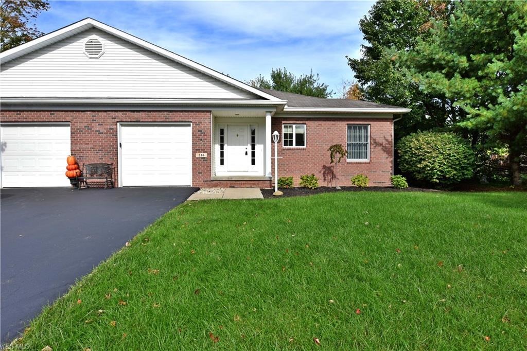 Primary Photo - 216 Bayview Dr