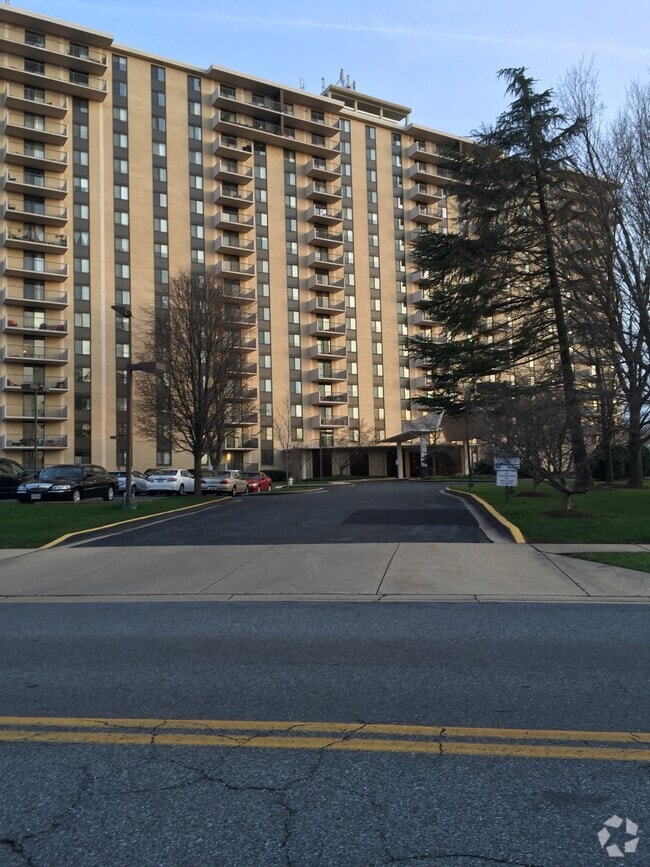 Spring Lake Condominiums Houses for Rent with a Swimming Pool Bethesda, MD 10 Homes