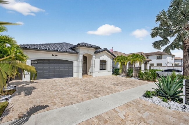 Building Photo - 14541 SW 16th St