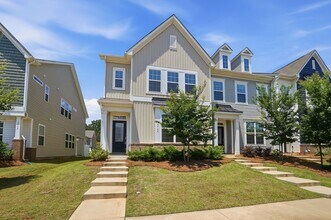 Building Photo - 15764 Country House St
