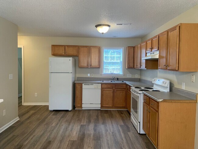 Foto del edificio - 3 BR House convenient to Hwy 29