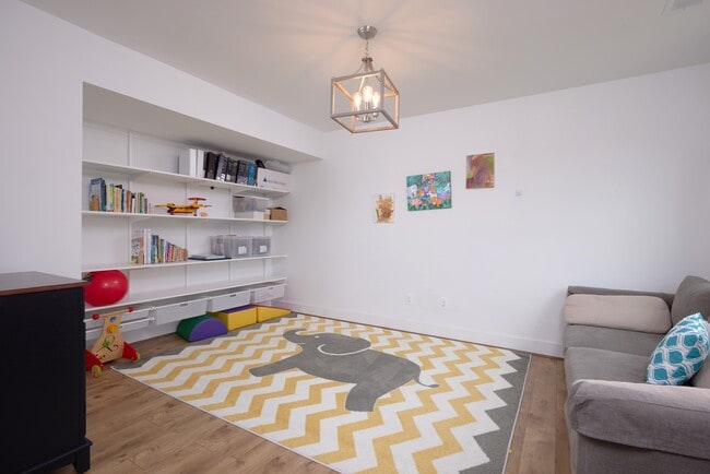 Building Photo - 3541 Bellflower Ln