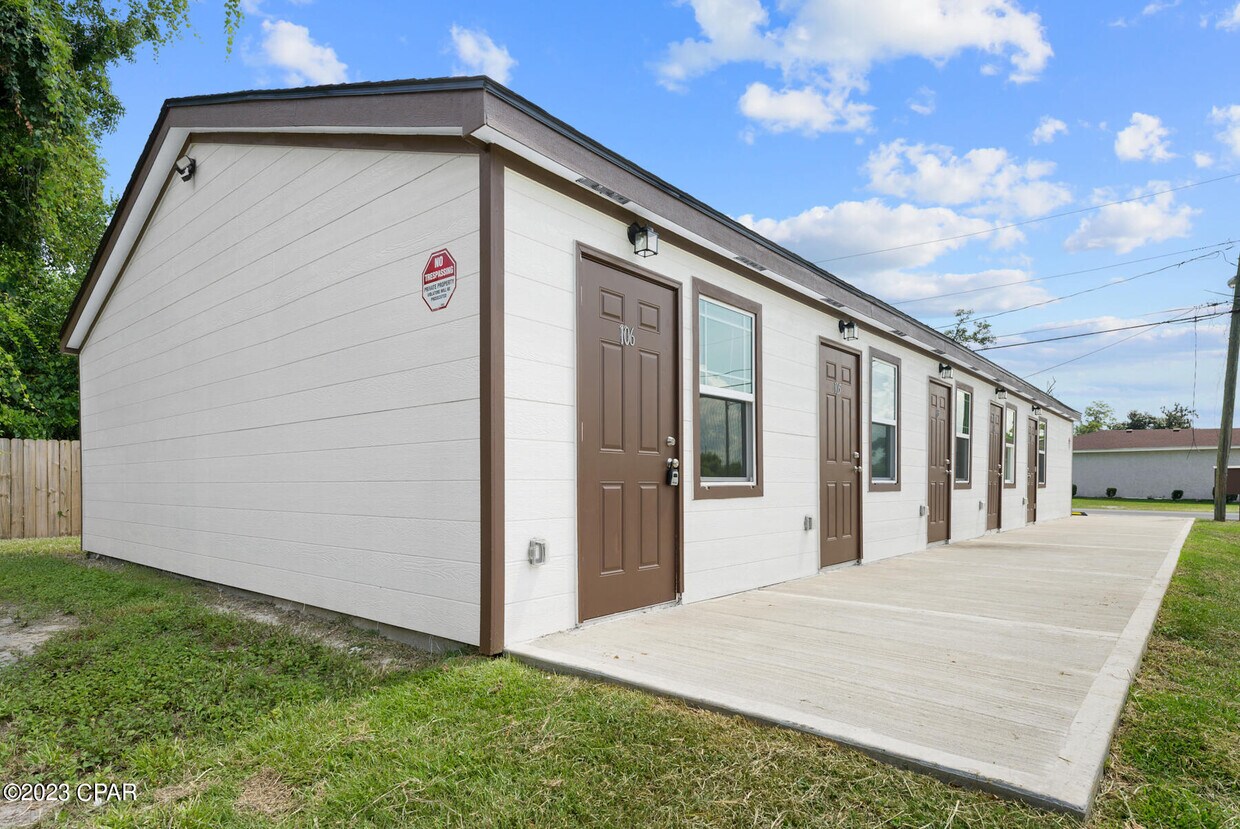 Primary Photo - 143 N Claire Dr