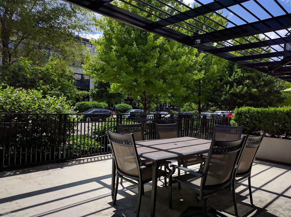 Foto principal - 2 br, 2 bath Condo - University Commons