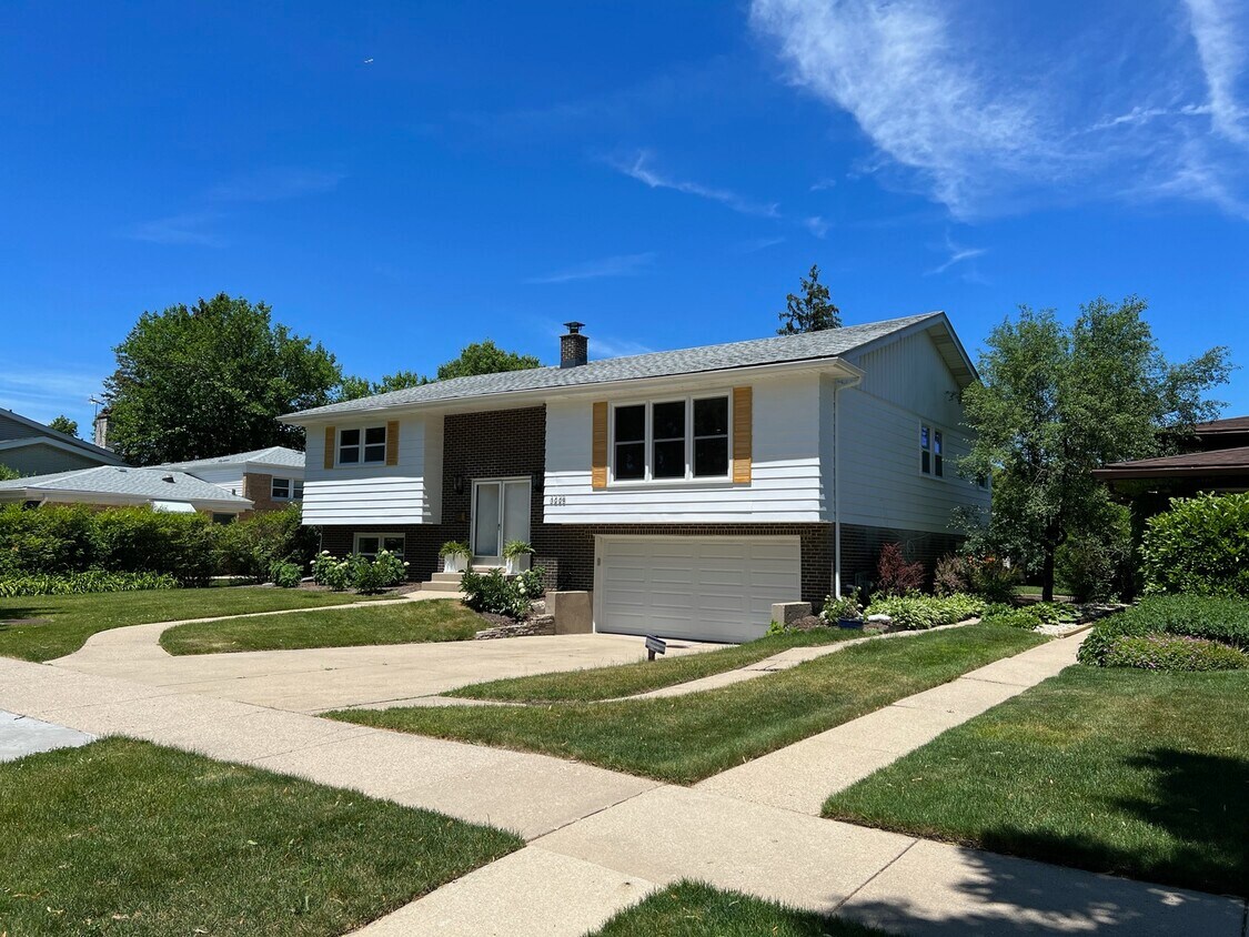 3228 Greenleaf Ave, Wilmette, IL 60091 House Rental in Wilmette, IL