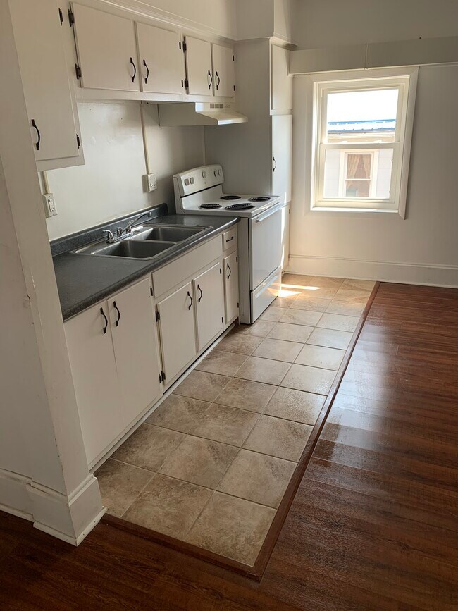 Foto del edificio - 1706 Highland Avenue, Unit 2