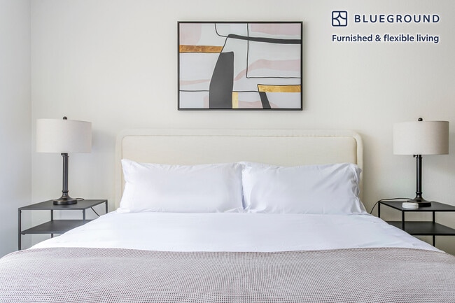 Foto del edificio - 10985 Bluffside Dr