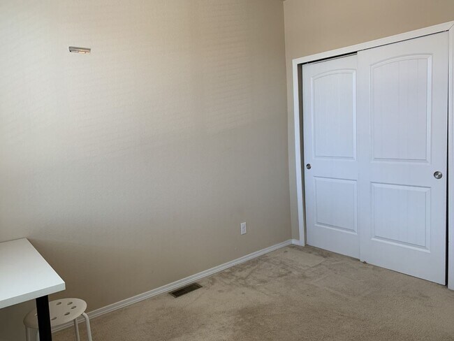 Foto del edificio - Amazing End Unit Townhome in Northeast Col...