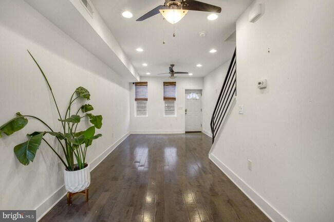 Foto del edificio - 1937 E Sergeant St