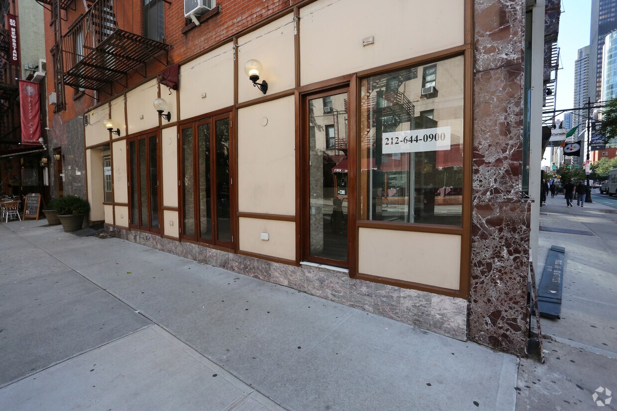 Foto del edificio - 300 E 52nd St