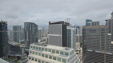 Building Photo - 950 Brickell Bay Dr