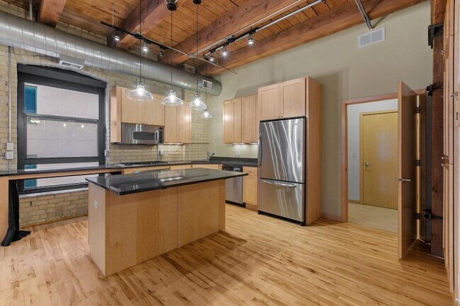 Foto del edificio - 607 Washington Ave S