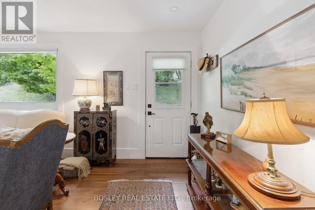 Building Photo - 32 Louisa St W