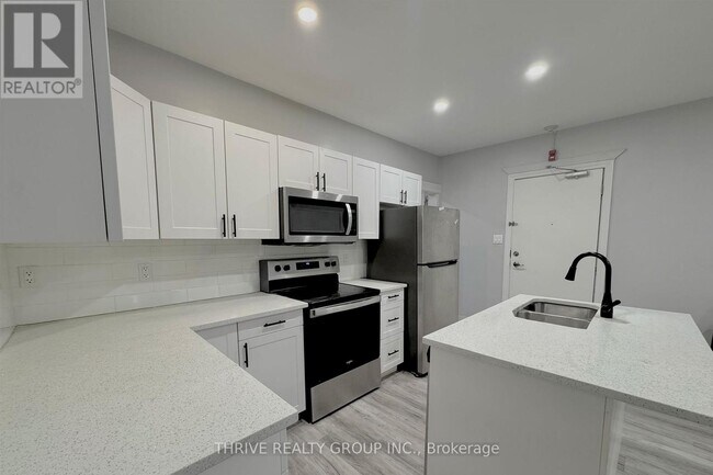 Building Photo - 2 Metcalfe St