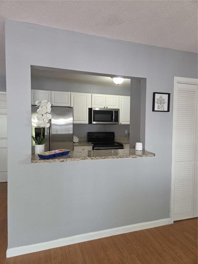 Building Photo - 3599 Woodbriar Cir