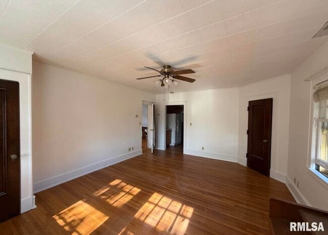 Building Photo - 611 W High St