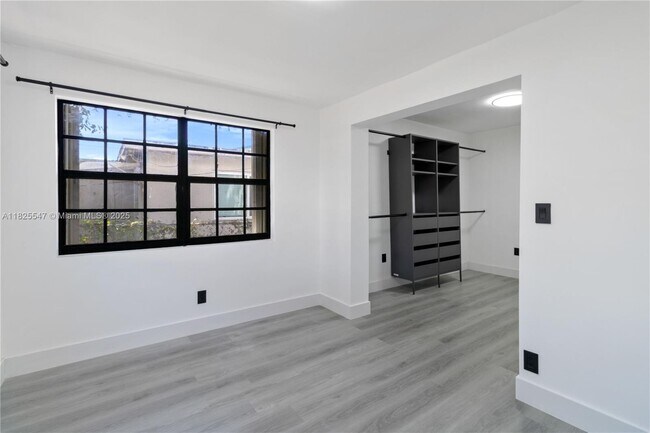 Foto del edificio - 1325 NW 51st St